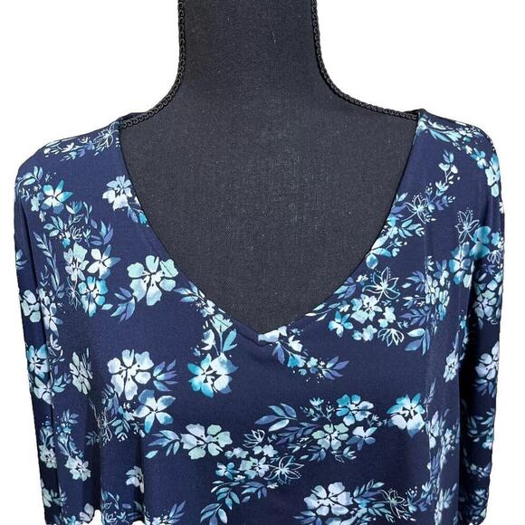 Catherine’s Blue Floral Layered 3/4 sleeve Top Size 2X 22/24 Stretch Feminine - Picture 5 of 11